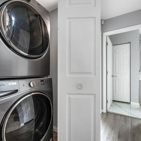 Stylish Dual Bedroom Suite In Van West Ванкувър Екстериор снимка