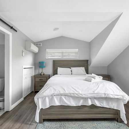 Stylish Dual Bedroom Suite In Van West Ванкувър Екстериор снимка
