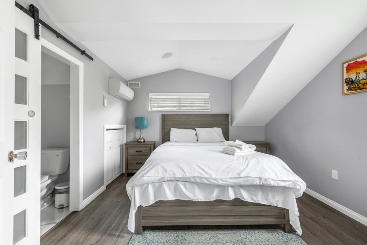 Stylish Dual Bedroom Suite In Van West Ванкувър Екстериор снимка